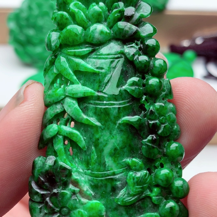 翡翠未镶嵌吊坠(不含链)