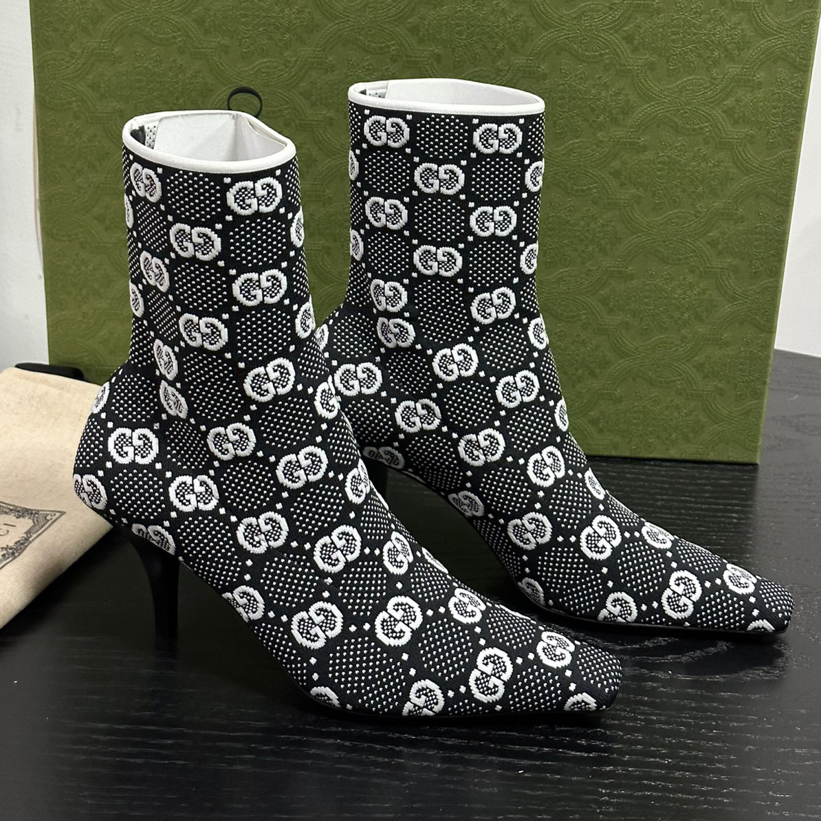 未使用 GUCCI/古驰 Gucci满loge短靴 超好看