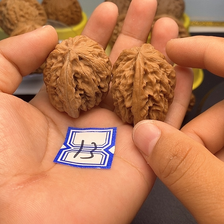 文玩核桃把件宫灯