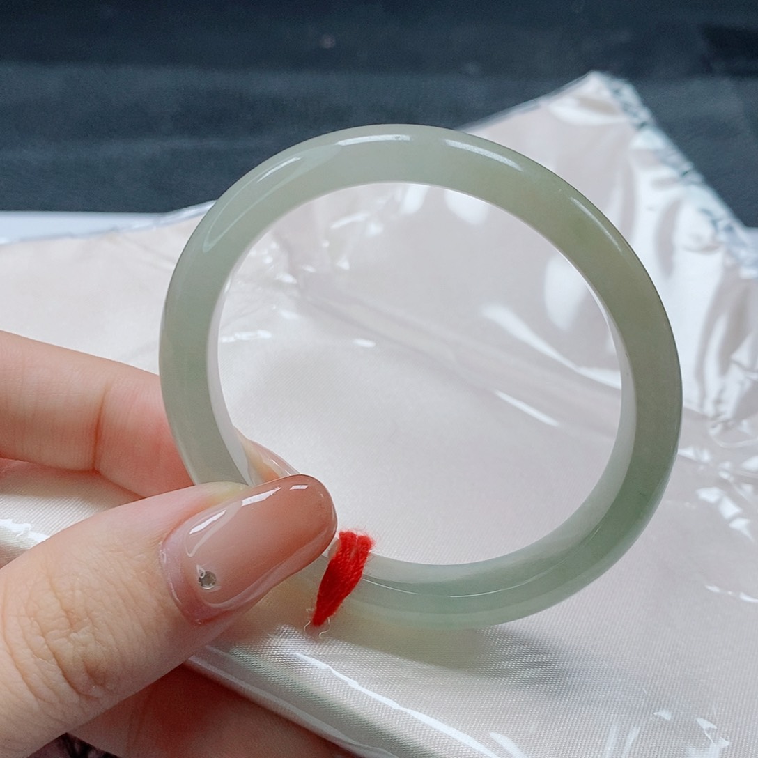 【闪购商品】未镶嵌手镯（贵妃镯）翡翠478号