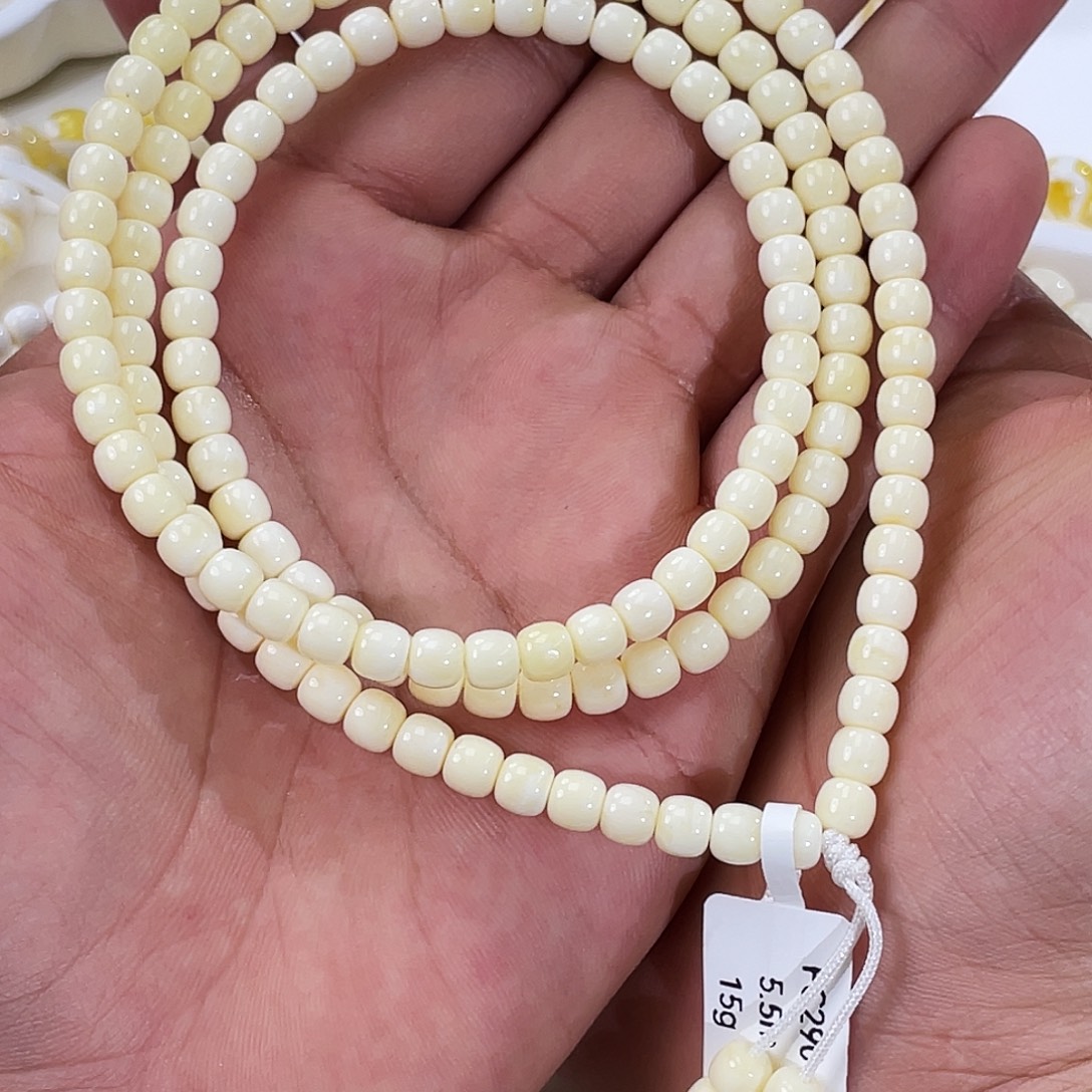 美***女琥珀未镶嵌手链纯蜡5.5m