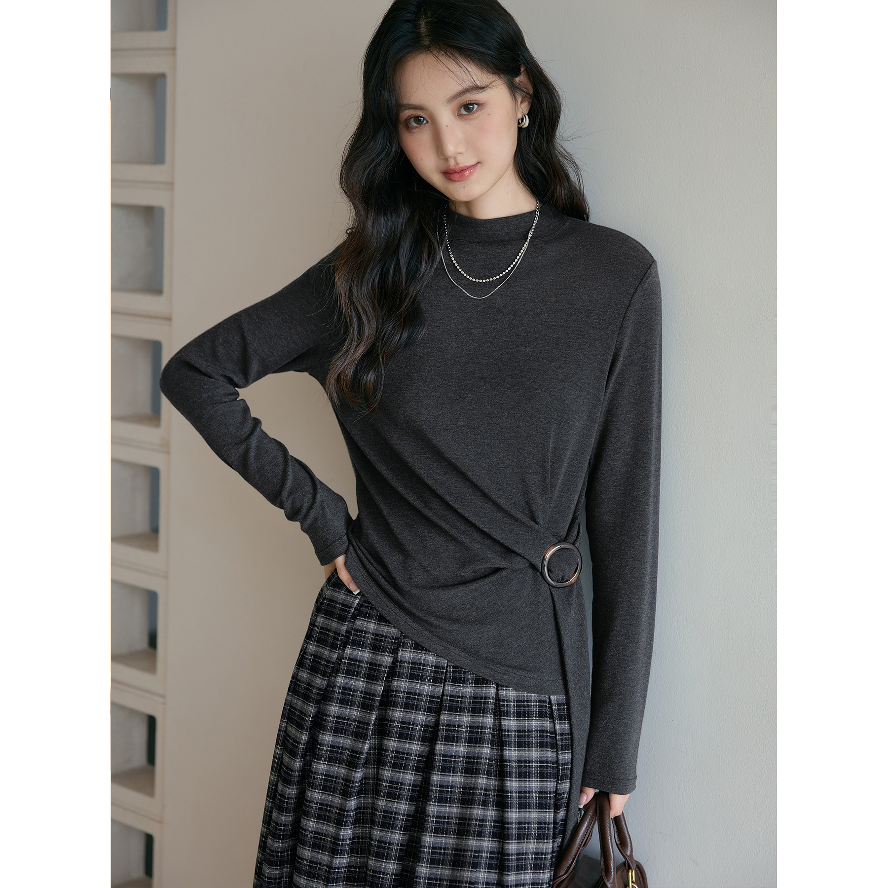 爱蔷薇大码正肩长袖t恤女秋2025新款飘带高级感半高领内搭GT78998