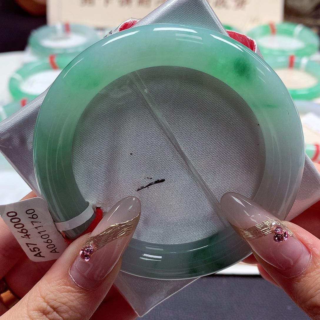 翡翠手镯（圆镯）未镶嵌22（36号）