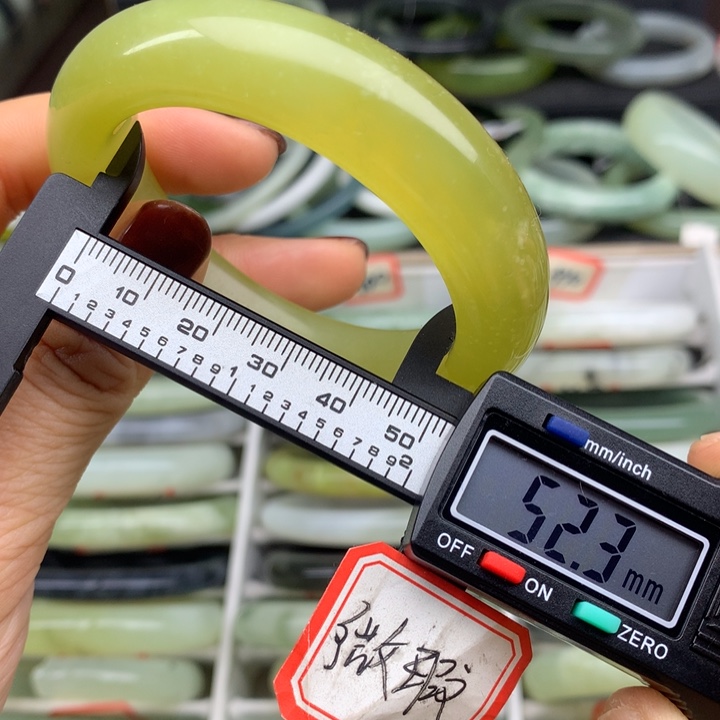 蛇纹石玉未镶嵌手镯918