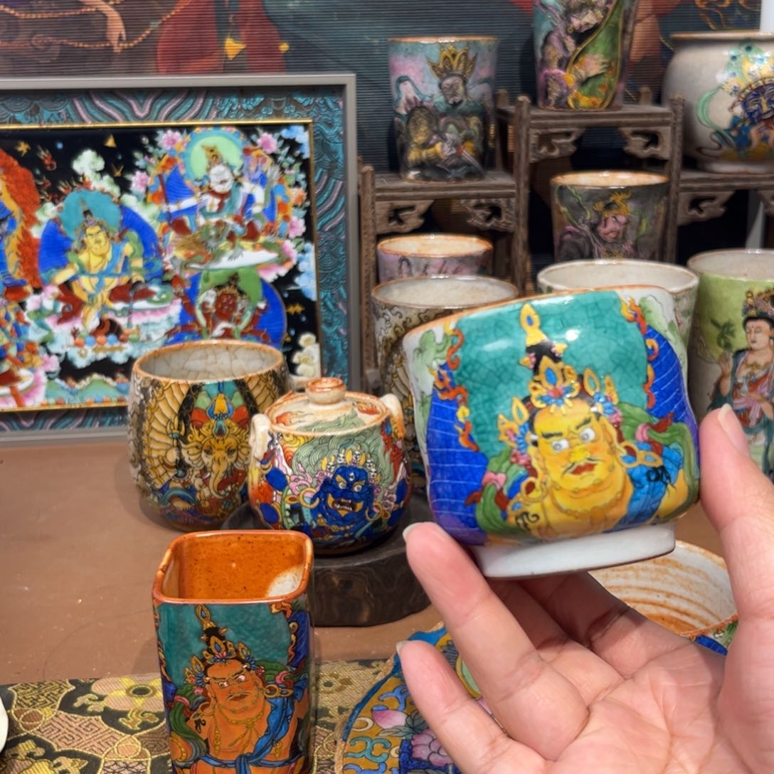 手工手绘黄财财茶杯