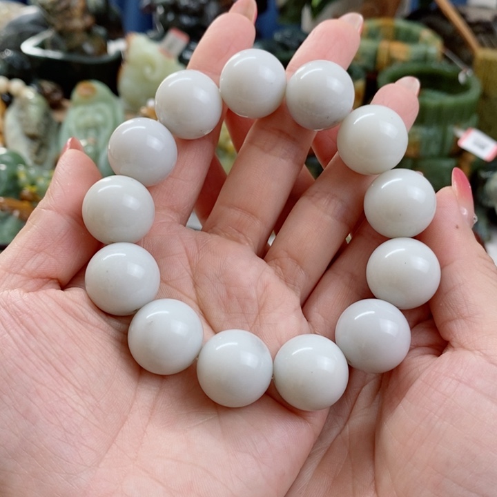 透闪石质玉手链未镶嵌木**明