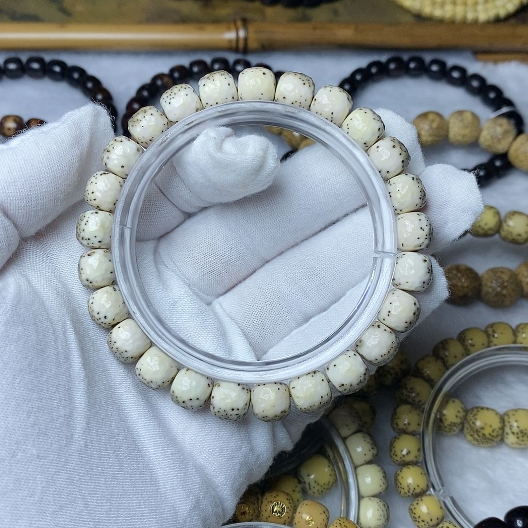 星月菩提手串红*9.5改毕业龙鳞