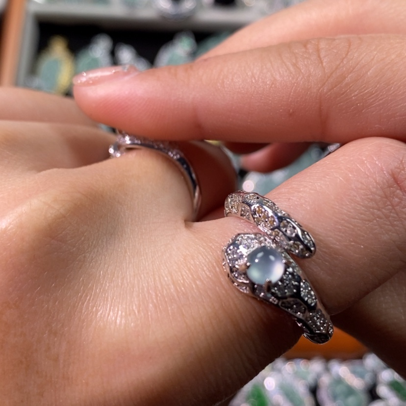 【闪购商品】翡翠颈饰未镶嵌天然