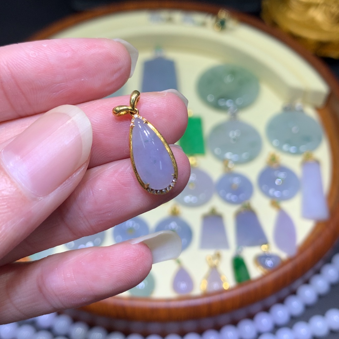 翡翠吊坠(不含链)18K金镶嵌