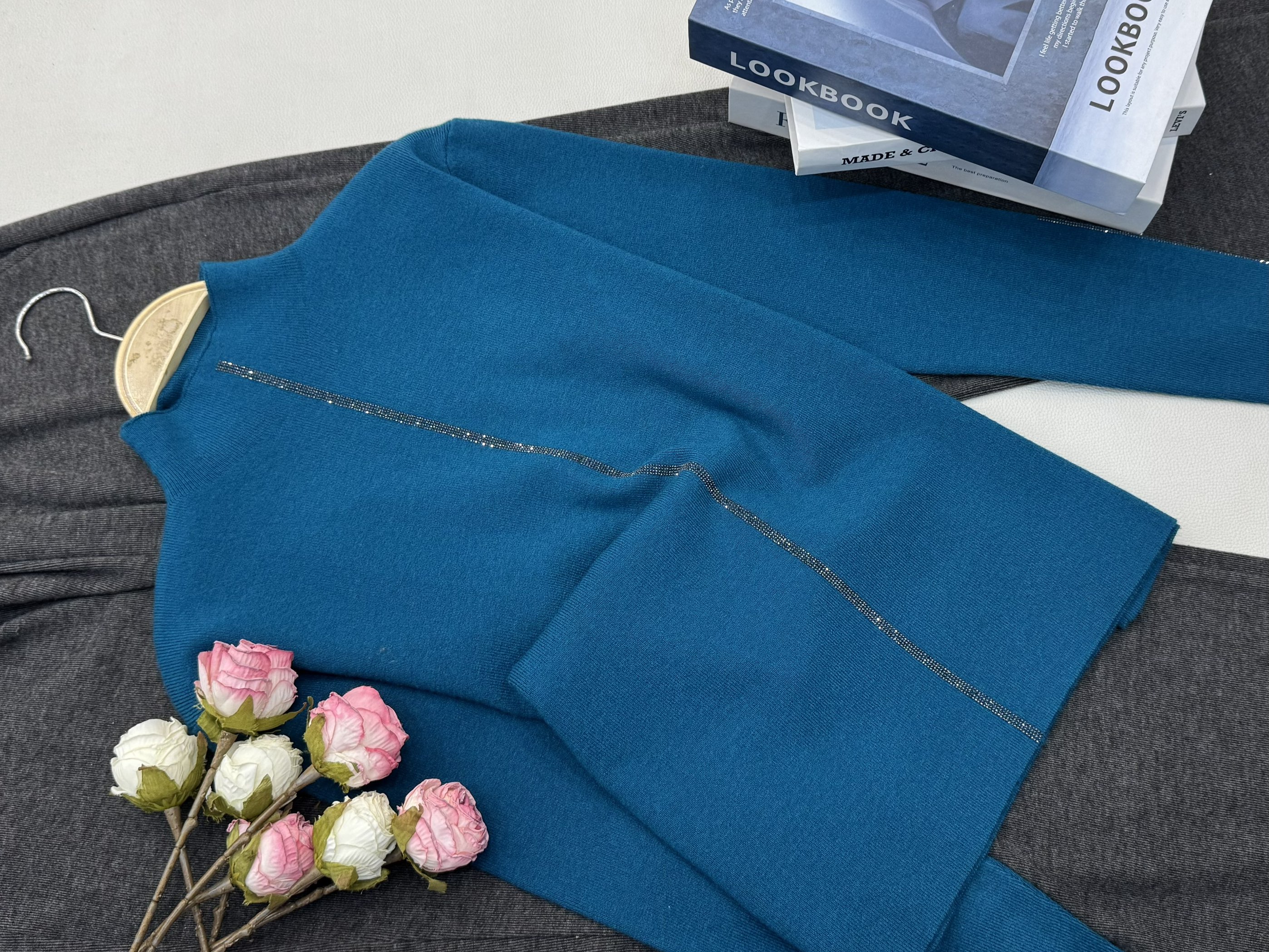 【蓝色烫钻套头】早秋新款时尚长袖针织上衣QC5743