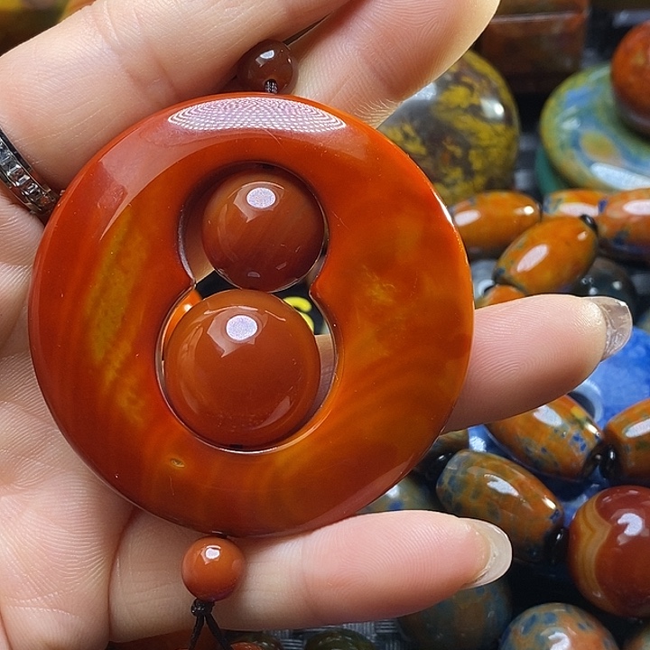 顺***为玛瑙/玉髓未镶嵌颈饰