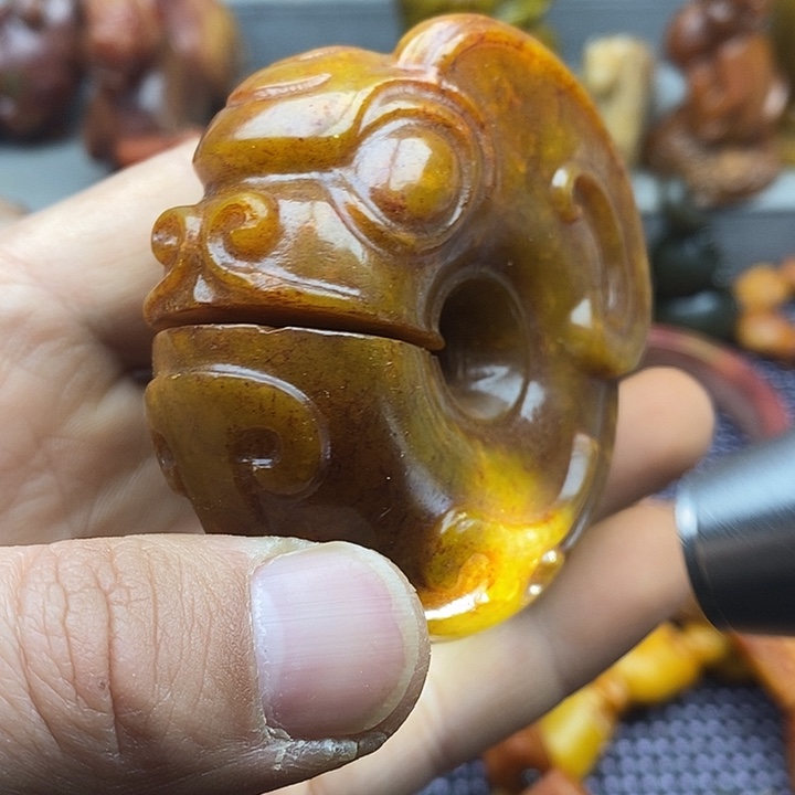 未镶嵌蛇纹石玉颈饰