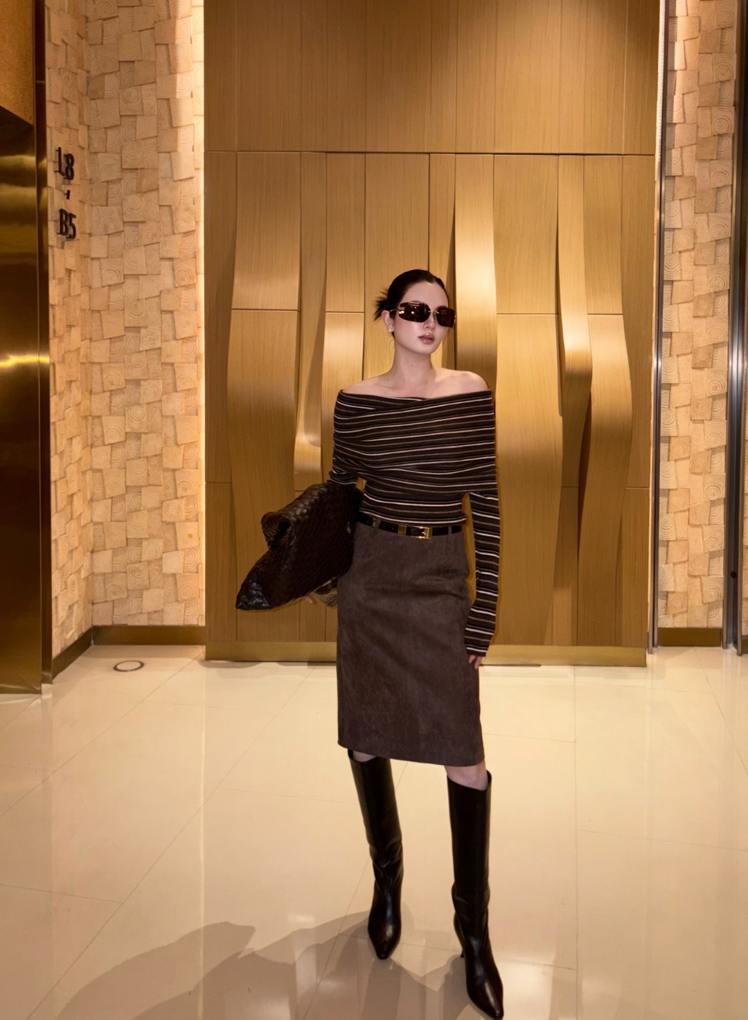 【徐达琳专属】2025秋冬新款时尚显瘦设计感麂皮绒半身裙女LD5129