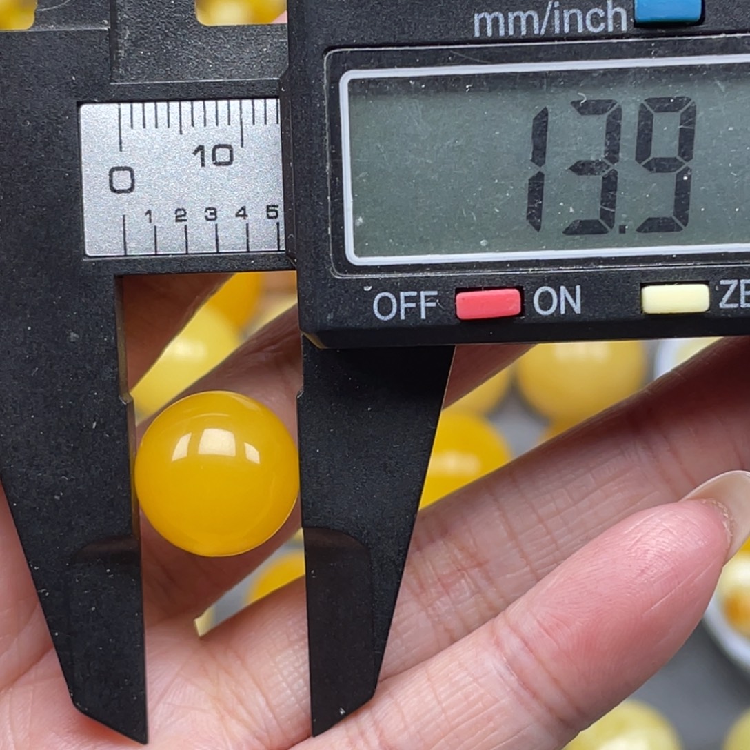 T****琥珀未镶嵌裸石天然