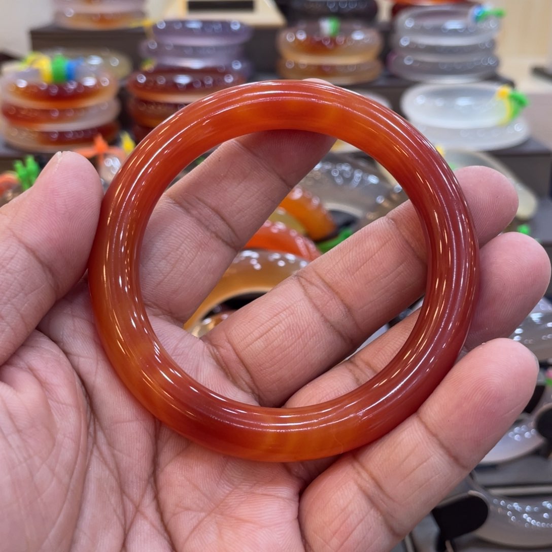 玛瑙/玉髓手镯未镶嵌