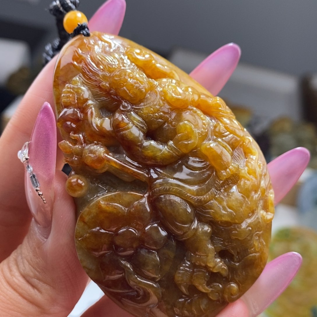 翡翠颈饰未镶嵌双龙大黑天