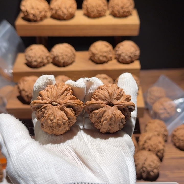 楽***伦文玩核桃吊坠40全品角白