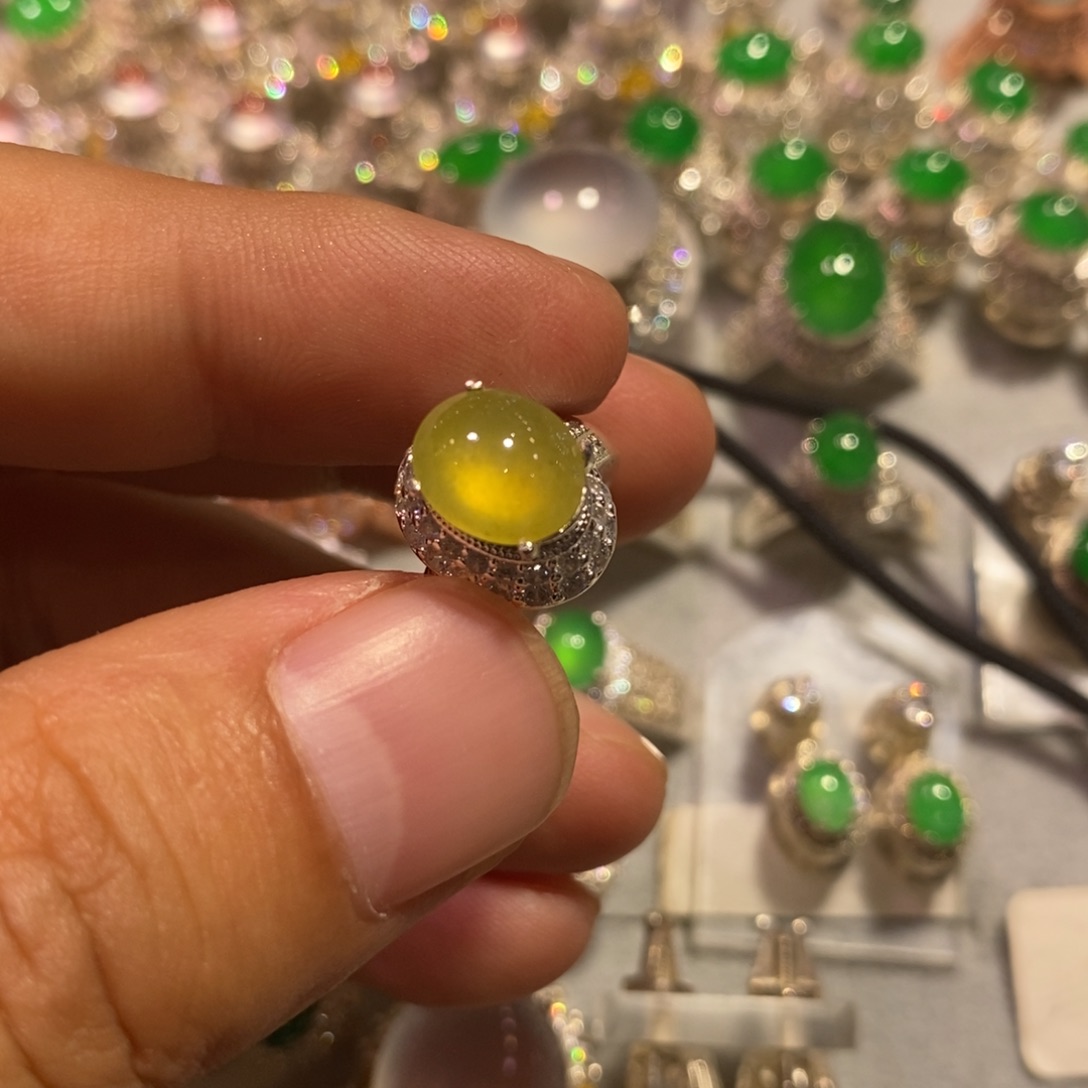 定制翡翠未镶嵌冰黄9.7mm
