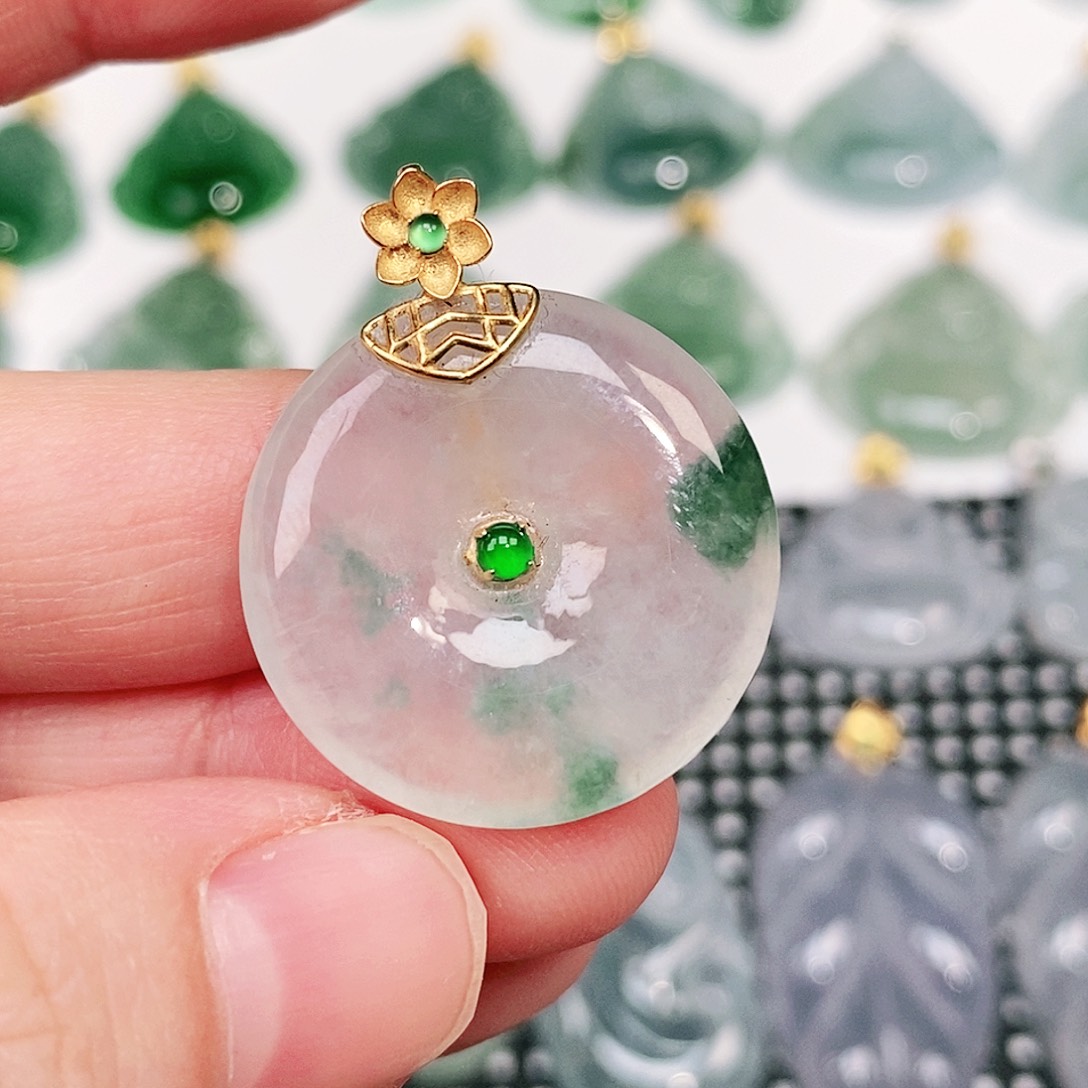 翡翠18K金镶嵌颈饰