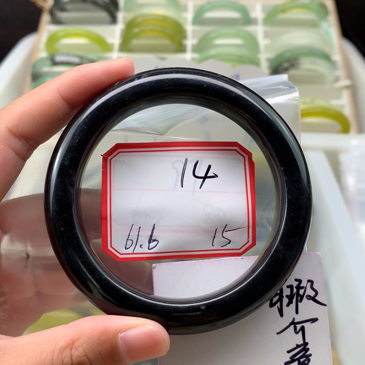 未镶嵌蛇纹石玉手镯不****活