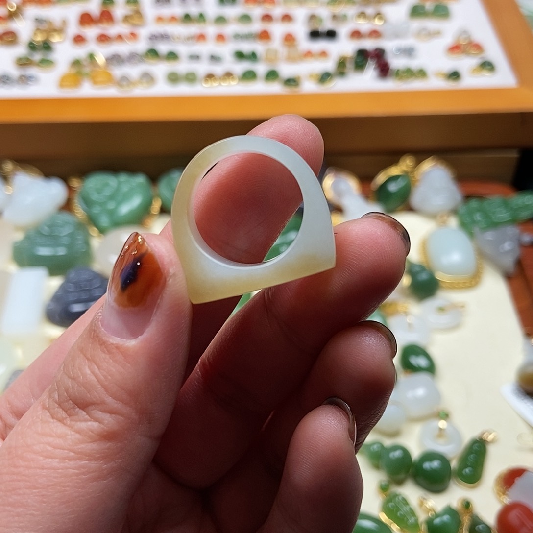 和田玉戒指未镶嵌?***7