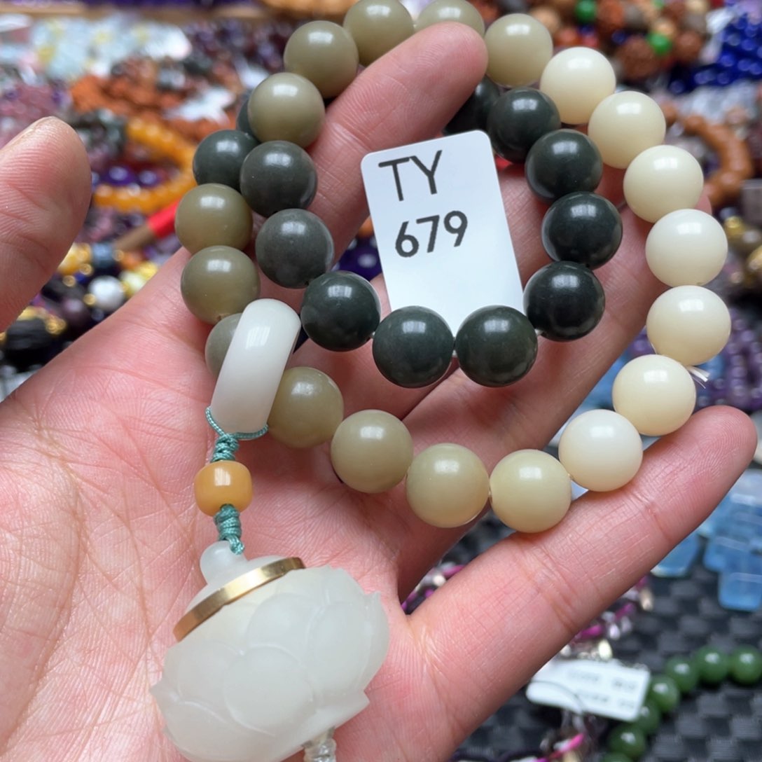 水晶多样性发一只未镶嵌