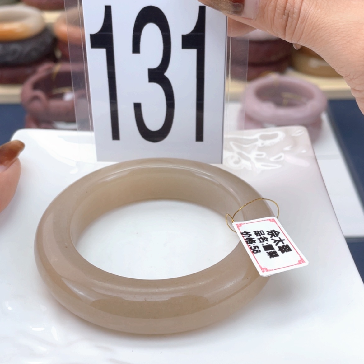 【闪购商品】石英质玉手镯未镶嵌