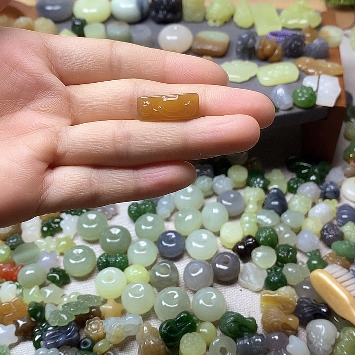 未镶嵌和田玉挂件