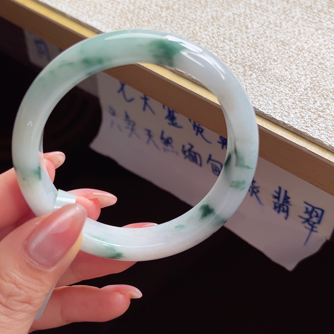 翡翠未镶嵌手镯手镯