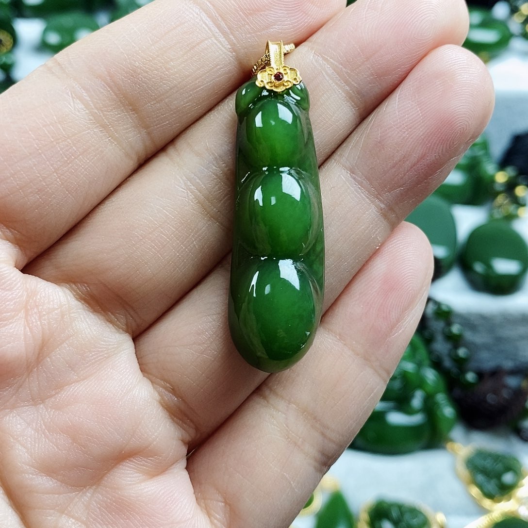 和田玉（碧玉）未镶嵌颈饰