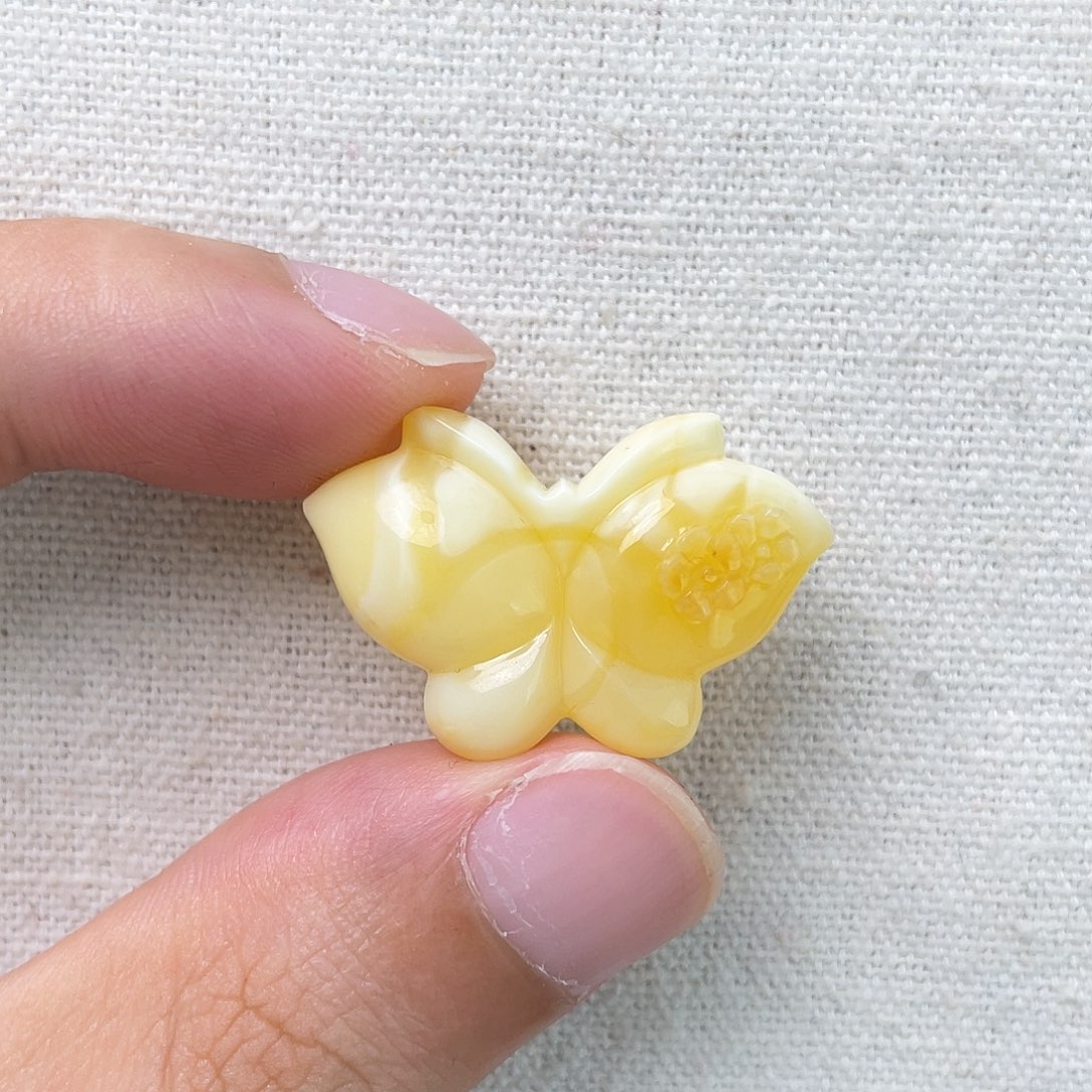 琥珀未镶嵌珠宝奇石蝴蝶