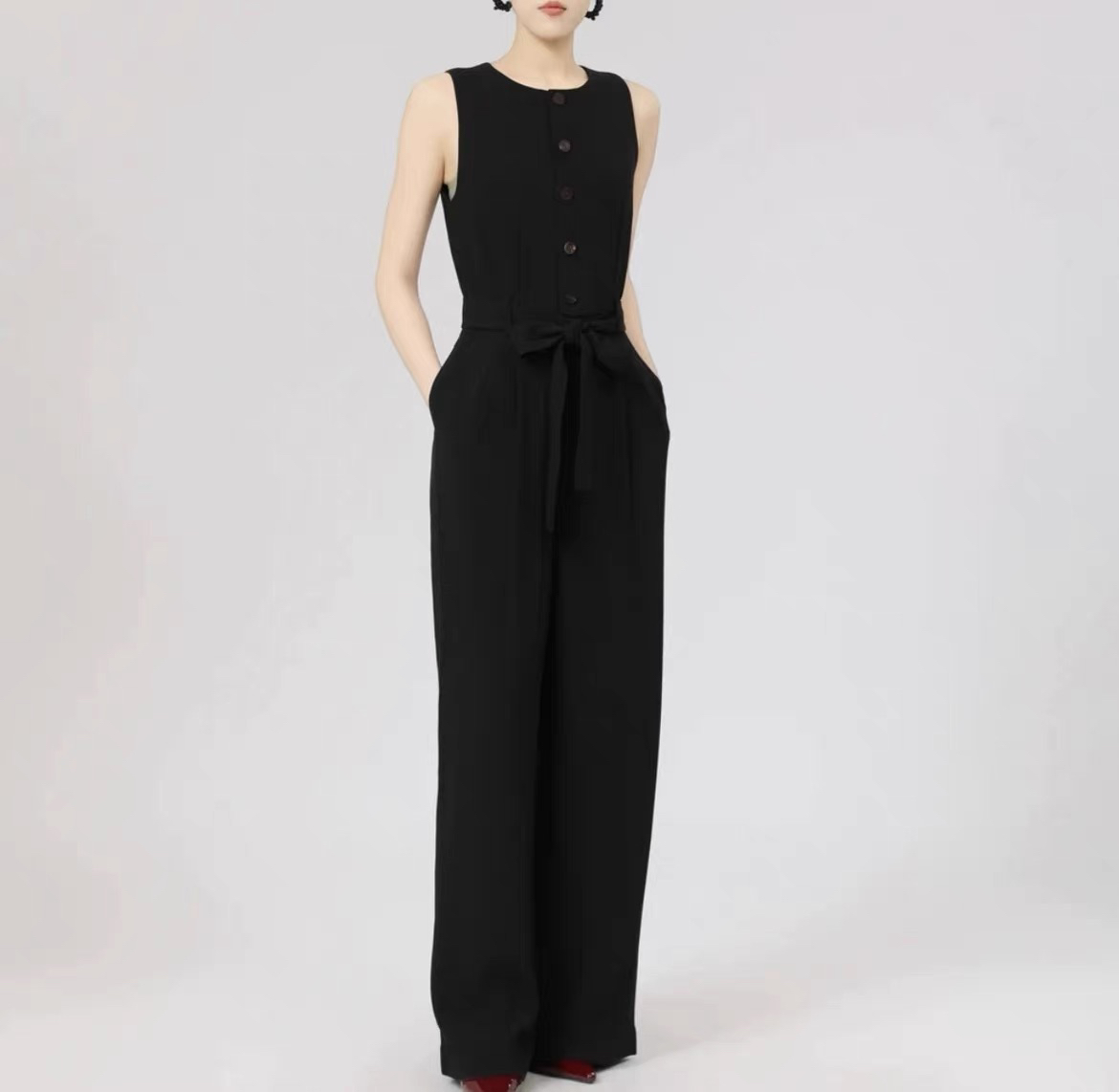 25年早春新款百搭方领无袖收腰连体裤女510012