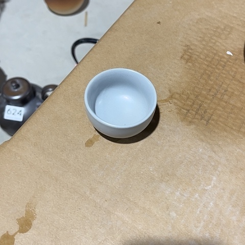 微瑕，不能明火，口径5，高3，8个杯子