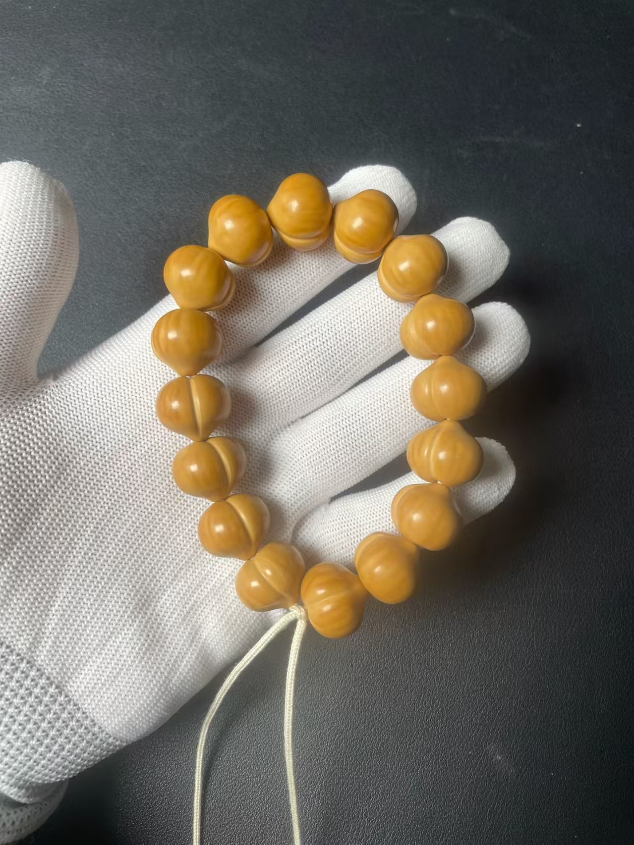 光面屁桃镜面大尺寸聚宝盆猴头核桃文玩手持