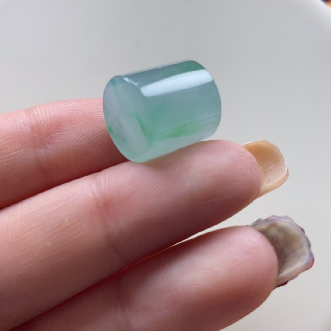 翡翠颈饰未镶嵌翡翠冰紫飘绿桶珠