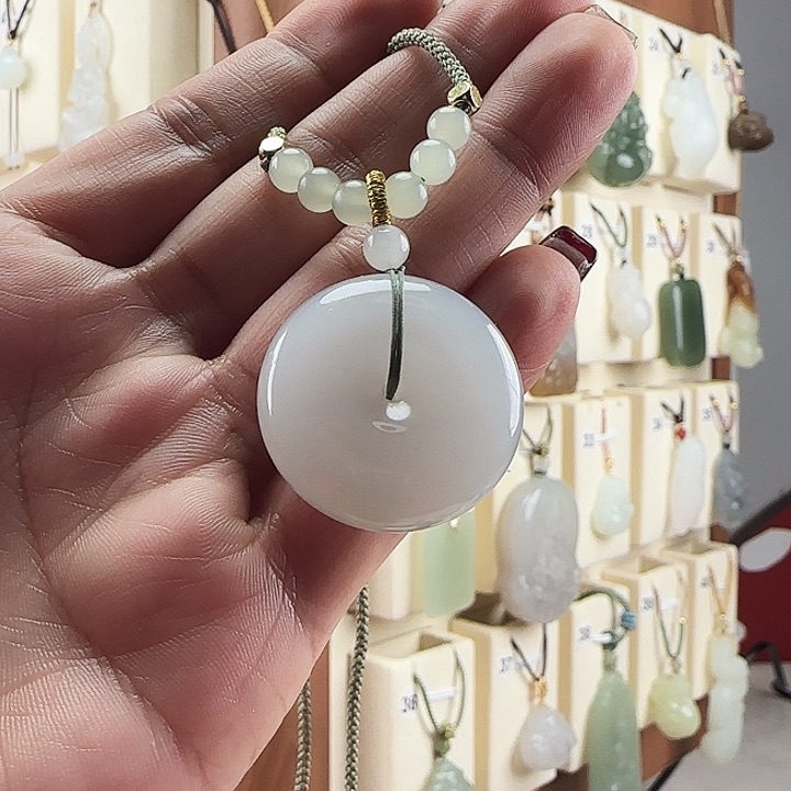 和田玉颈饰未镶嵌林****）