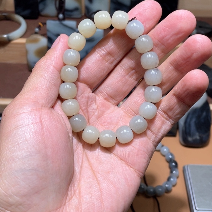 和田玉手链卡11未镶嵌