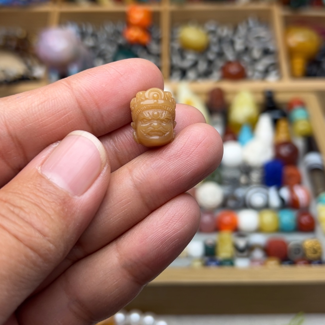 玛瑙/玉髓11mm精工双面黄财未镶嵌