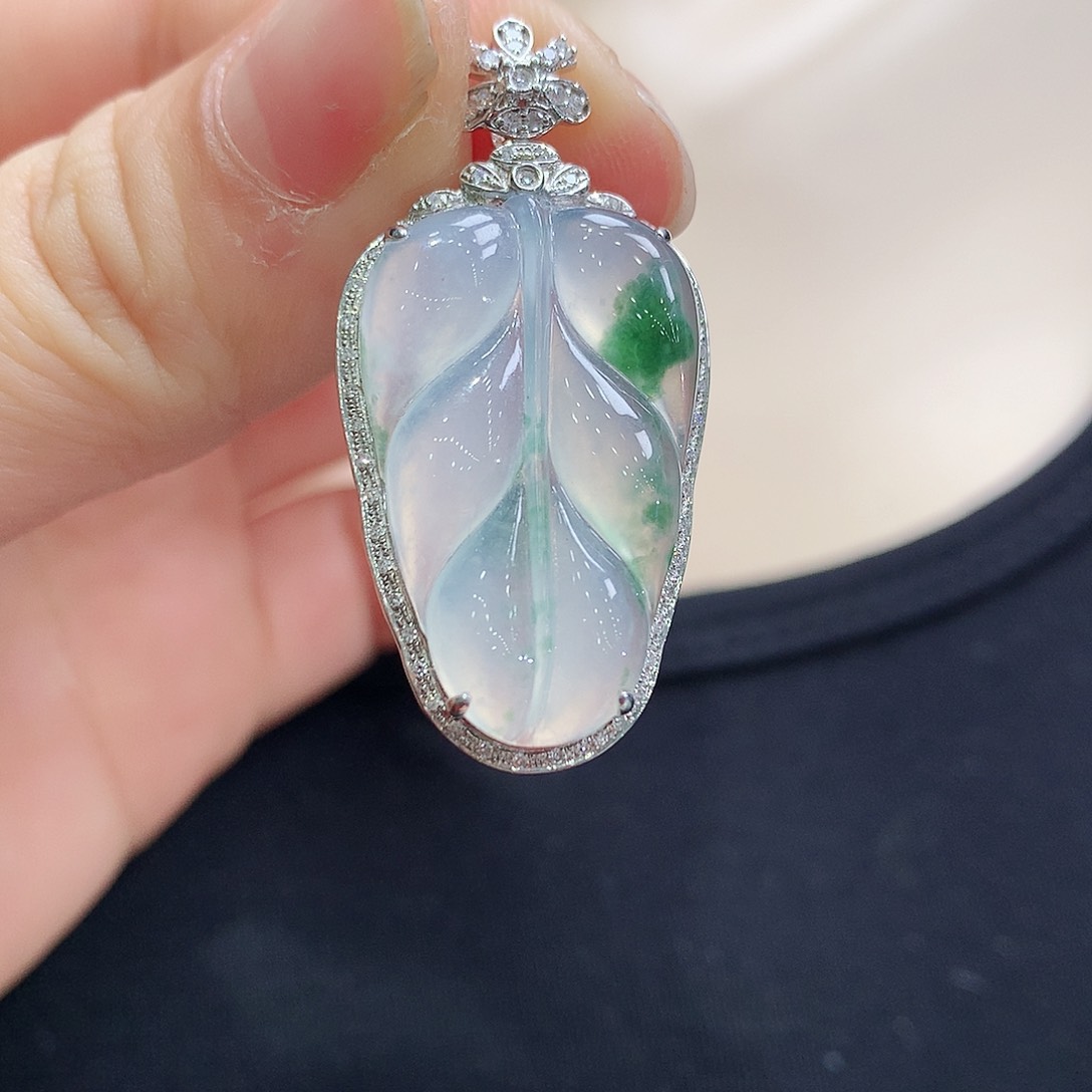 翡翠颈饰18K金镶嵌叶子