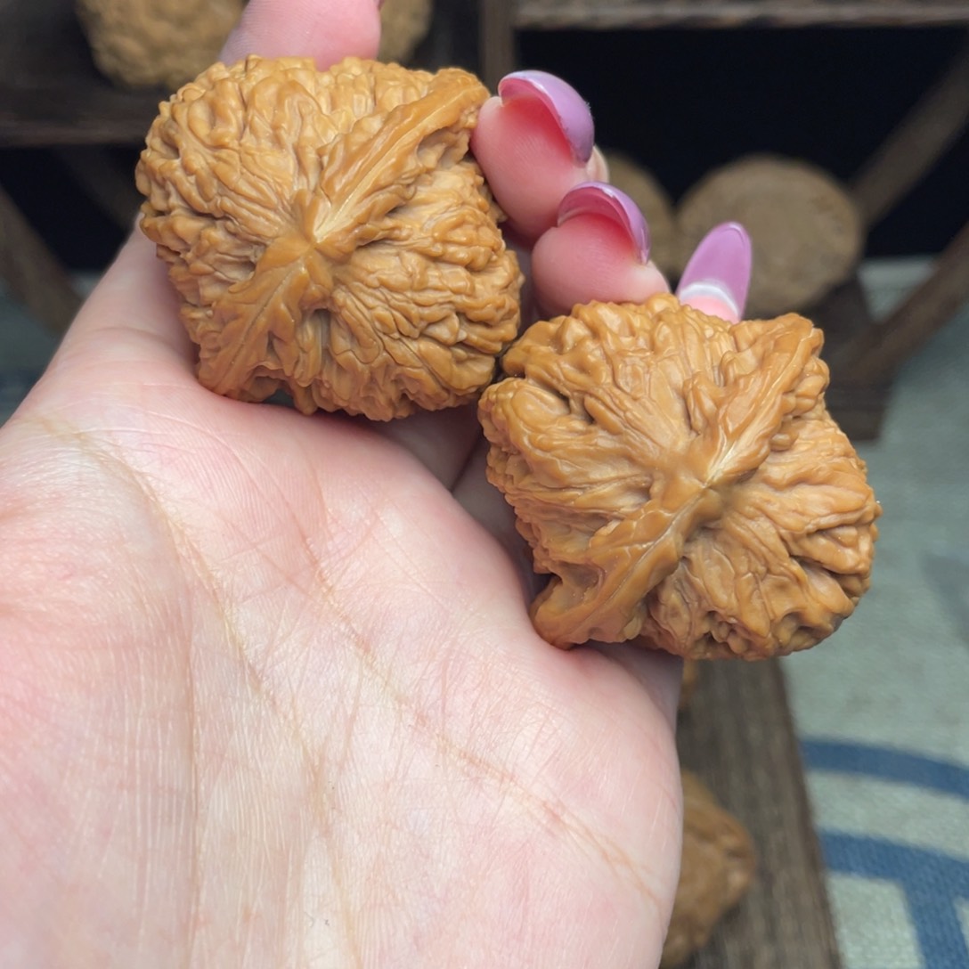 文玩核桃把件41三角疆