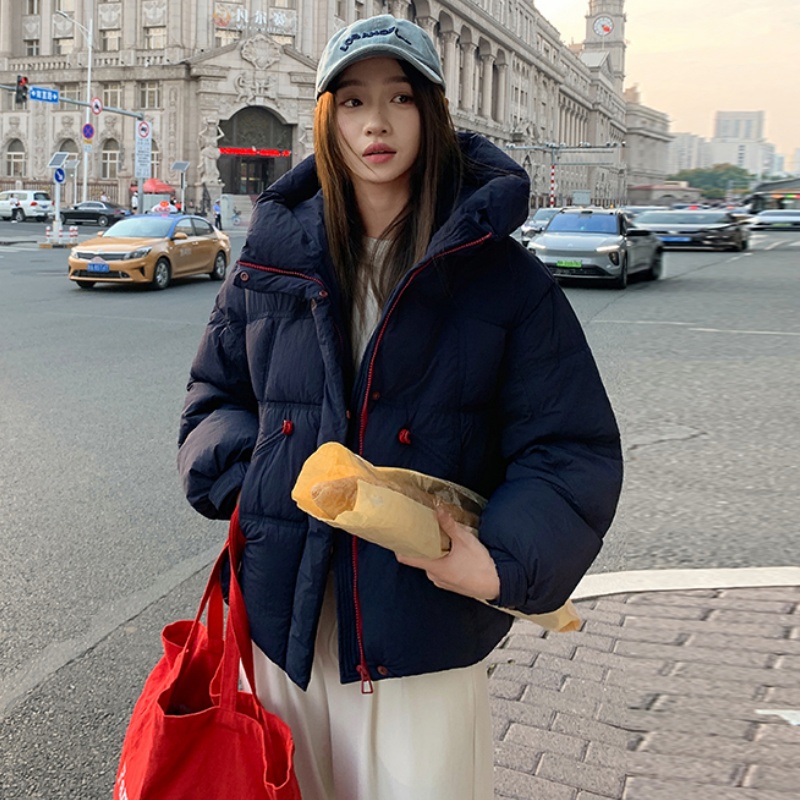 2025年冬新款轻奢云感泡芙设计感时尚加厚保暖连帽棉服女短款外套