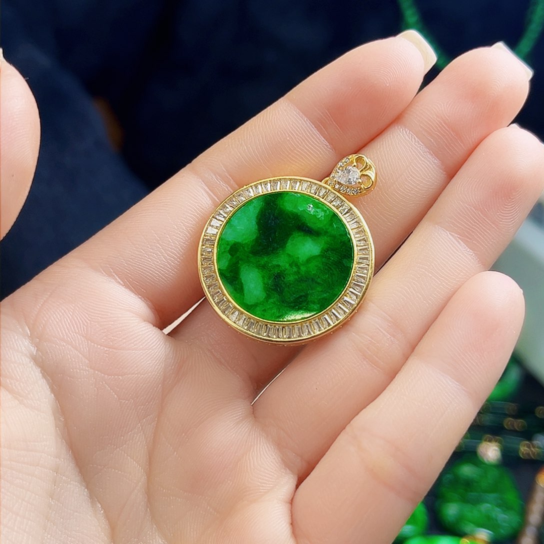 颈饰银S925镶嵌翡翠多样性