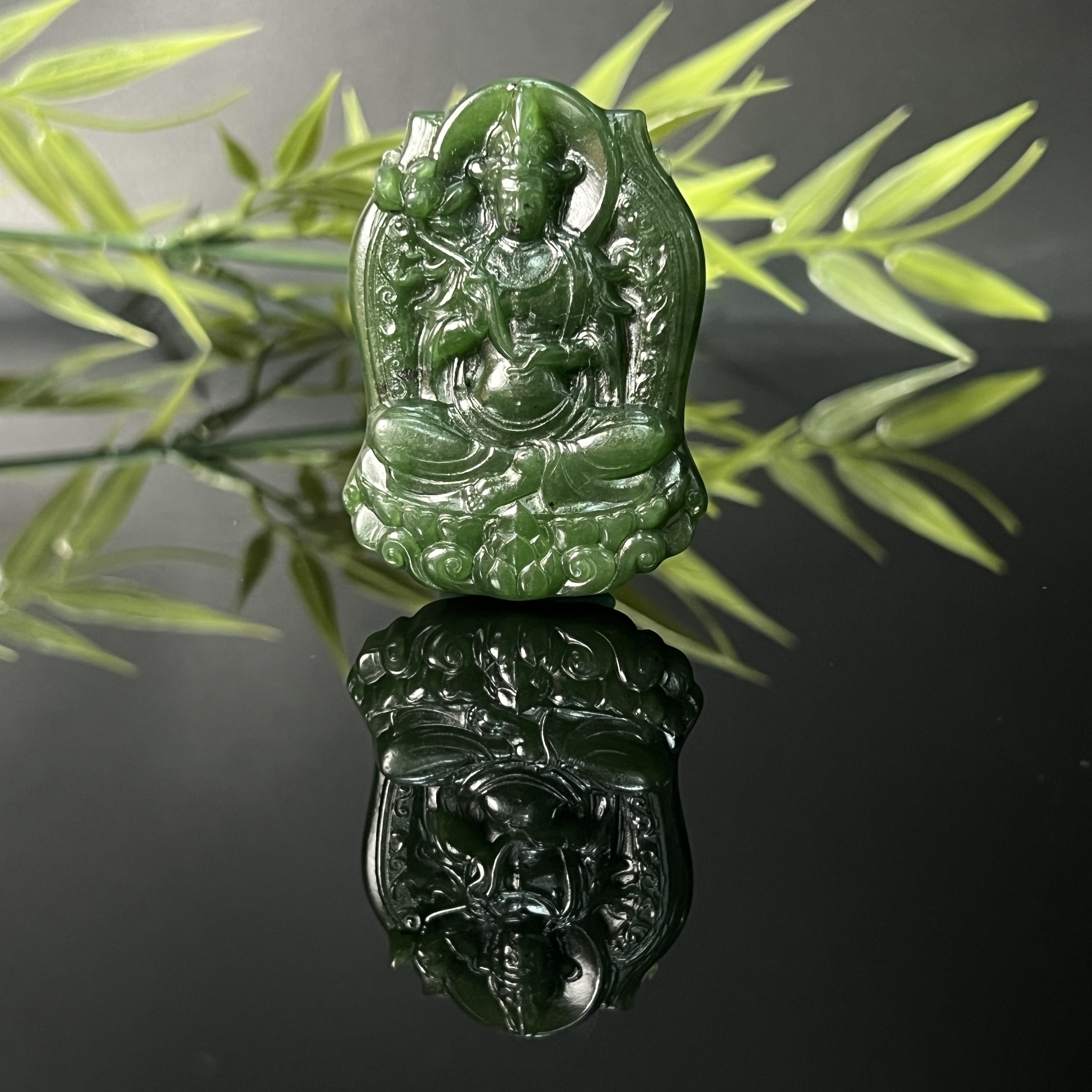 1207GC8853和田玉挂件