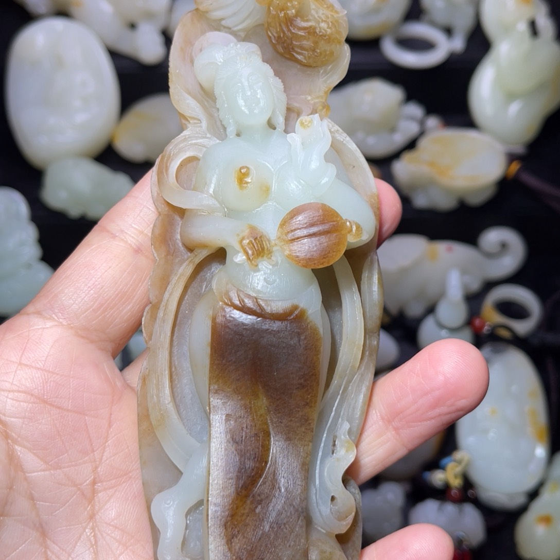 和田玉颈饰未镶嵌