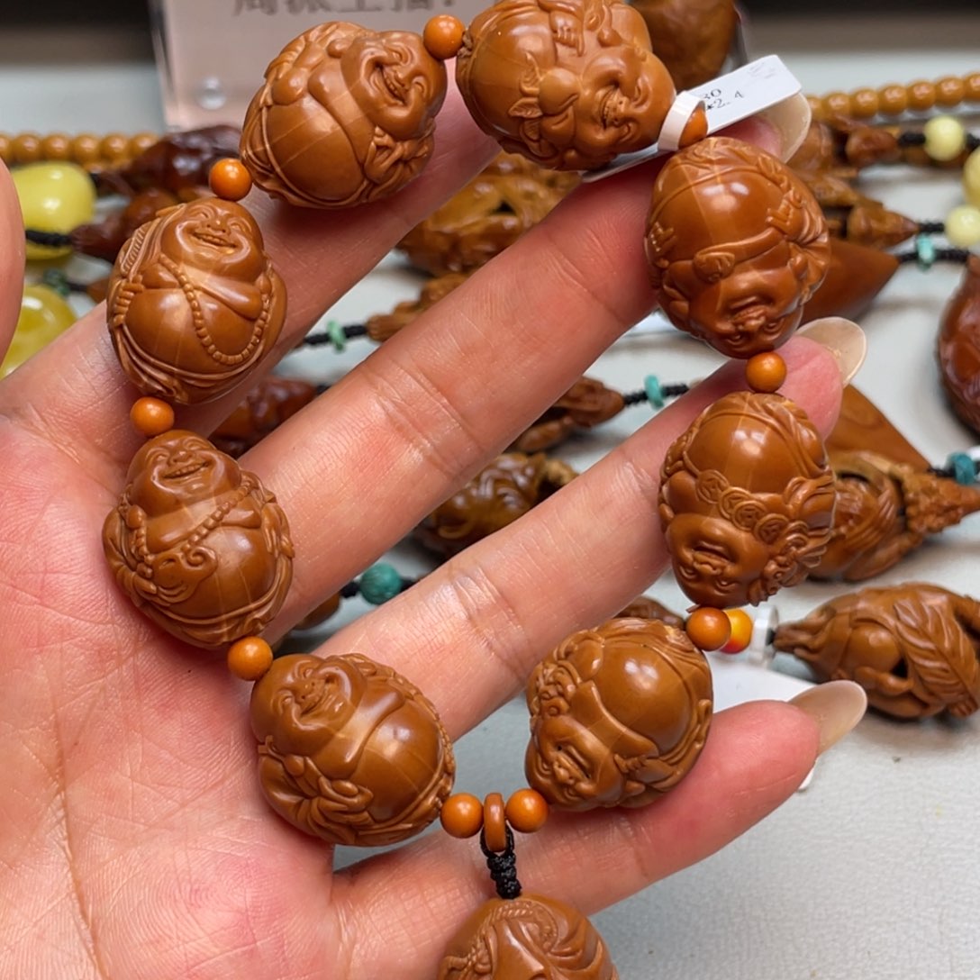 橄榄核吊坠鲨鱼背弥勒