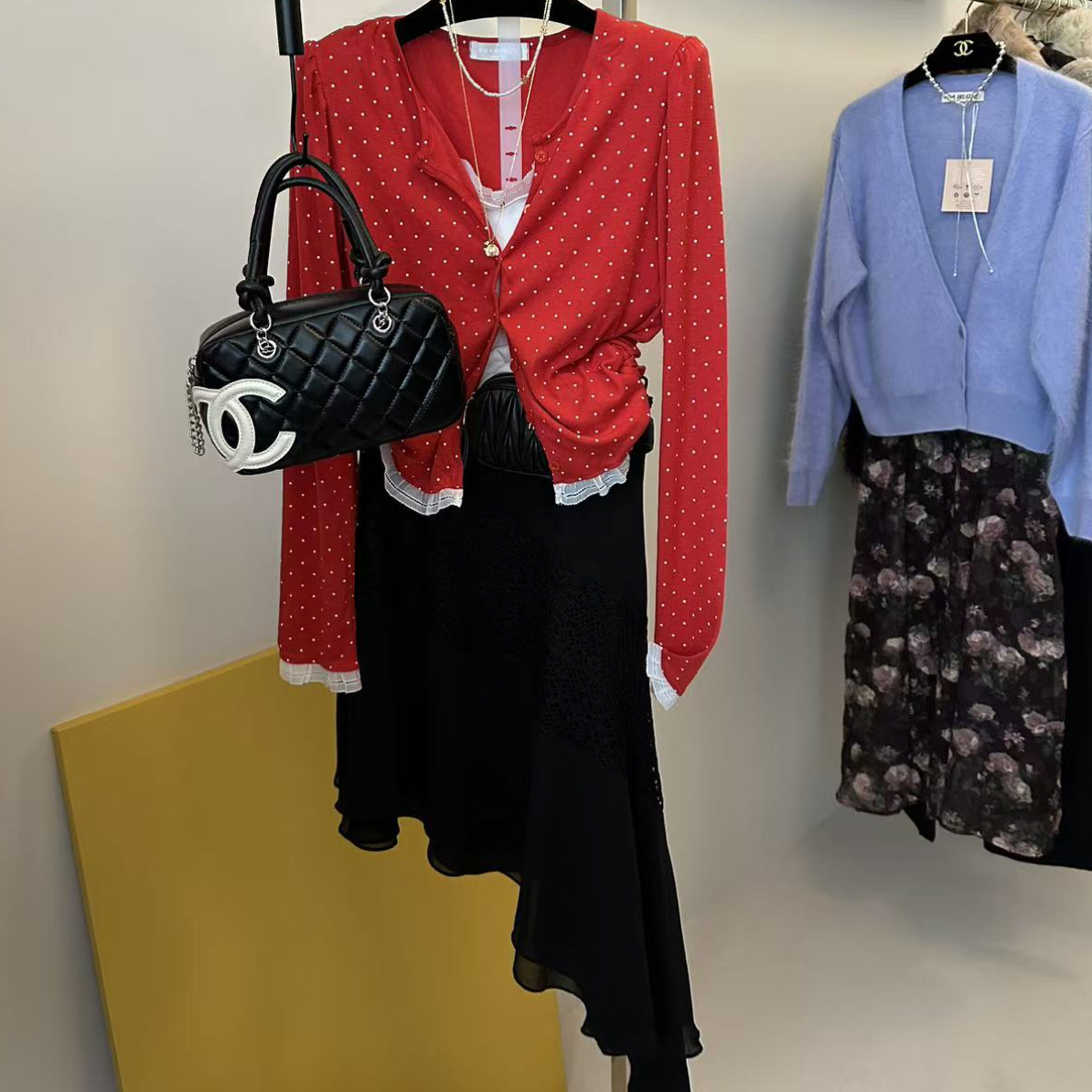 新年新气象 假两件小波点长袖显瘦针织小衫～