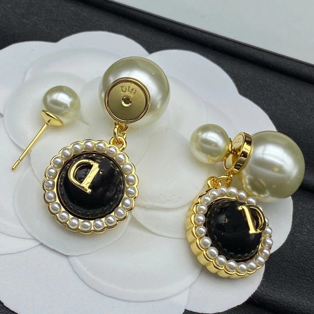 铜亚克力吊坠 圆形珐琅字母复古珍珠耳钉女黑色饰品金色精致轻奢