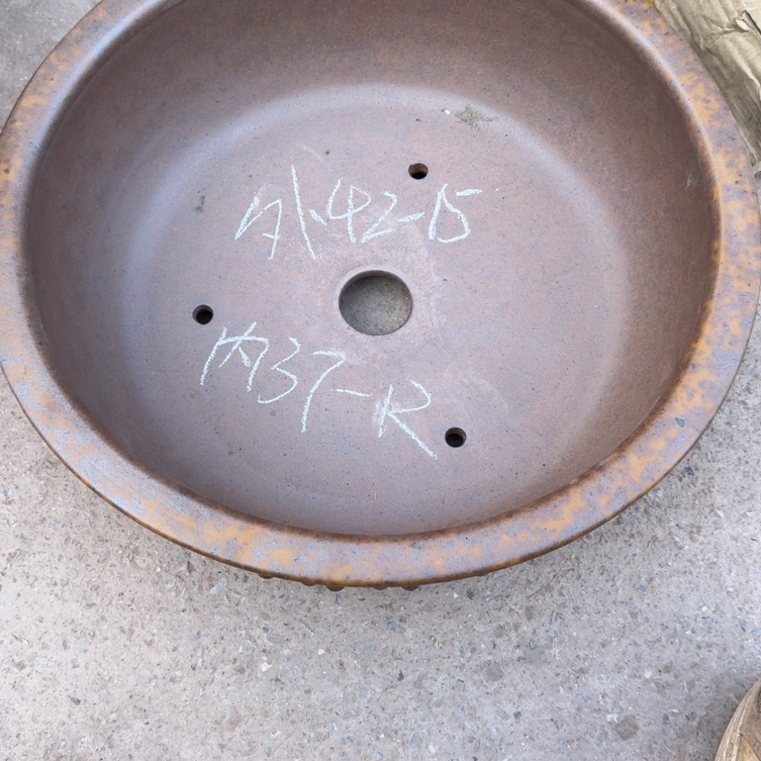 平***人高温老段泥三足骨钉