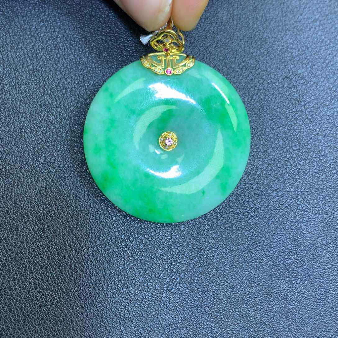 翡翠颈饰18K金镶嵌翡翠