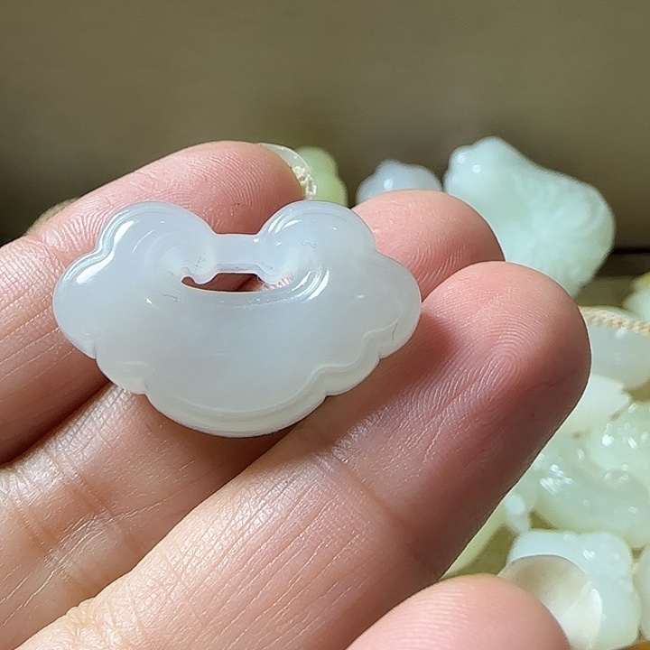 和田玉（糖玉）未镶嵌挂件